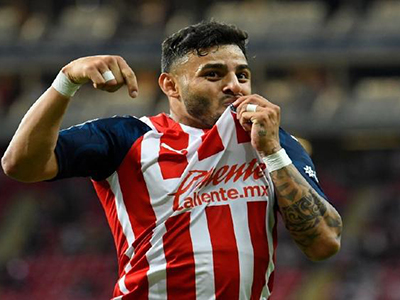 Chivas Rayadas del Guadalajara vence al Atlas en el Clásico Tapatío con un gol de Robert Alvarado, avanzando a cuartos de final y asegurando su lugar en la Copa de Campeones de Concacaf.