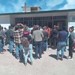 Manifestación de pobladores en Ejido Largo por falta de medicamentos y médicos en clínicas del IMSS, Sierra Tarahumara.