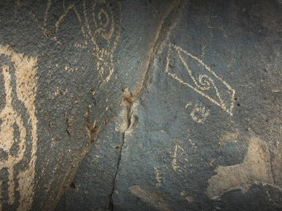 Explora los misteriosos grabados rupestres del Arroyo de los Monos en Chihuahua, México. Una ventana al pasado prehistórico de la región