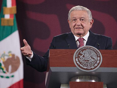 Andrés Manuel López Obrador sostiene que la transición energética en México llevará tiempo, destacando el papel del petróleo en el proceso.