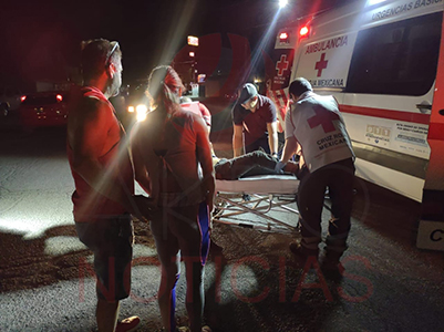Atención médica urgente para un ciclista encontrado inconsciente en la avenida Francisco I. Madero en Nueva Ciudad Guzmán. Los paramédicos de la Cruz Roja Mexicana lo trasladaron para recibir atención médica.
