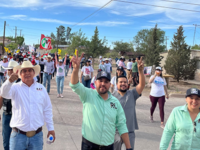 Candidatos de la coalición "Juntos Defendamos a Chihuahua" recorren las calles de Casas Grandes, encontrando apoyo y confianza de los habitantes para su proyecto político