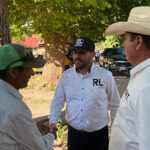 Roberto Lucero Galaz y Raymundo Bejarano Zubiate, candidatos de la coalición PAN-PRI-PRD, visitan Colonia Juárez, compartiendo proyectos y compromisos para el progreso de la comunidad.