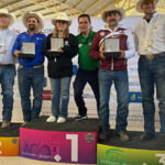 Equipo de Rodeo de Chihuahua celebra su victoria en los Juegos Nacionales Conade 2024 con medallas de oro, plata y bronce.