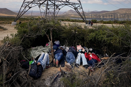 Nuevas políticas migratorias de Joe Biden en la frontera con México. Impacto en el proceso de solicitud de asilo para migrantes indocumentados.