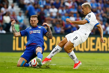 Descubre cómo Cruz Azul venció a Monterrey y avanzó a la final de la Liga MX en un emocionante partido en el estadio Ciudad de los Deportes.