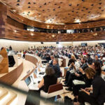 Reunión de la Asamblea Mundial de la Salud en Ginebra para discutir el tratado global de preparación ante pandemias.