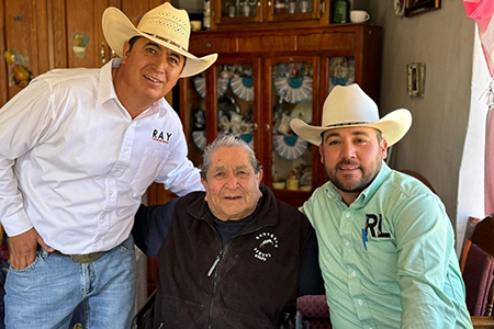 Roberto Lucero Galaz, candidato a la alcaldía de Casas Grandes, visita la zona serrana junto a su equipo, reafirmando compromisos y recibiendo el respaldo de la comunidad.