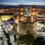 Descubre Chihuahua, México, con su historia colonial, paisajes naturales y gastronomía única. ¡Planifica tu viaje ahora!