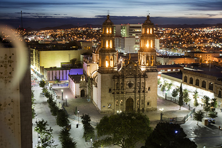 Descubre Chihuahua, México, con su historia colonial, paisajes naturales y gastronomía única. ¡Planifica tu viaje ahora!