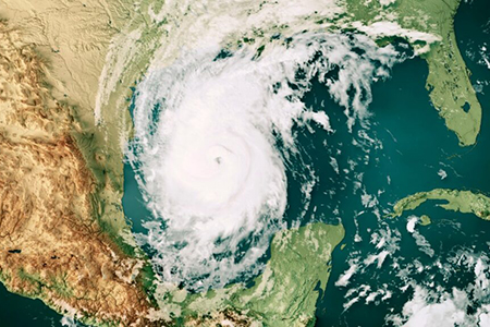 Mapa del pronóstico de lluvias para Chihuahua y Juárez debido al ciclón Alberto, mostrando áreas en azul y verde que indican precipitaciones de hasta 15 mm.