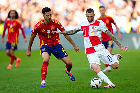 Lamine Yamal, el jugador más joven en la Eurocopa, lidera a España en una victoria 3-0 sobre Croacia. Asistió en el tercer gol de Dani Carvajal antes del descanso.