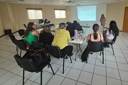 Capacitación de personal de FEM en Nuevo Casas Grandes sobre investigación con perspectiva de género.