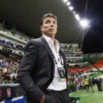 Foto de Robert Siboldi en el estadio de Tigres, quien deja de ser el entrenador del equipo tras no renovar su contrato.