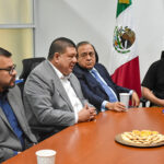 César Jáuregui y Rafael Foley discuten colaboración binacional en seguridad en reunión en Ciudad Juárez.