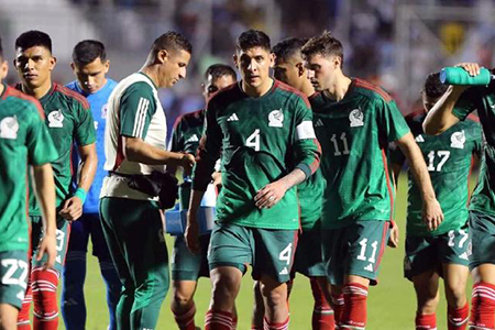 La Selección Mexicana cae al puesto 17 en el ranking FIFA tras fracasos en la Copa del Mundo y Copa América.