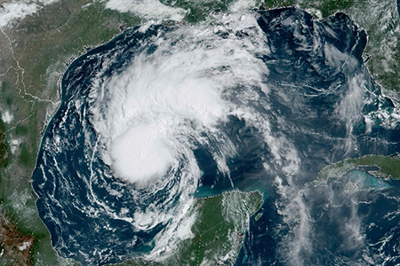 Mapa del Golfo de México mostrando la trayectoria de la tormenta tropical Beryl hacia Tamaulipas y Texas.