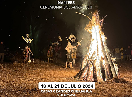 Participantes celebrando en la fogata del II Festival de Apachería en Casas Grandes, Chihuahua.