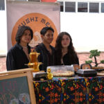 Estudiantes de la Universidad Tecnológica de Paquimé presentan sus proyectos en la Feria de Proyectos, destacando innovación en el desarrollo de negocios.