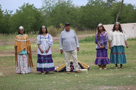 El INPI reconoce a los N'dee/N'nee/Nde (apaches) como un grupo indígena vivo en México. La inclusión se realizó el 9 de agosto, reafirmando su presencia en Chihuahua, donde ahora existen cinco grupos originarios reconocidos. Casas Grandes celebra esta importante inclusión cultural.