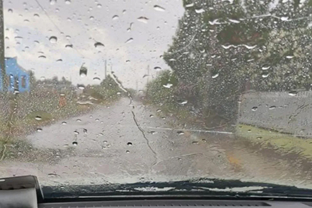 Cielo nublado en Chihuahua con pronóstico de lluvias moderadas a fuertes y vientos de 45 km/h según la CEPC.