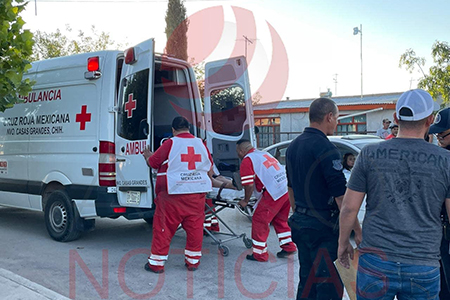 Choque en calles París y Chapaluapan sin señalamientos de alto; autoridades declaran cruce de 4 altos.