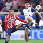 Ricardo Marín celebra su gol contra Monterrey en el Estadio Akron, durante el empate 1-1 en la jornada 10 del Apertura 2024.