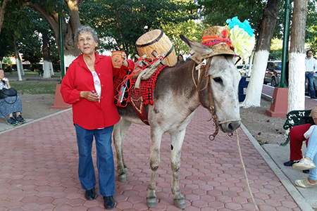 Participa este sábado en la colorida callejoneada ¡Viva México!, ¡Viva el Norte! organizada por UACJ en la Plaza Central José Inés Salazar.