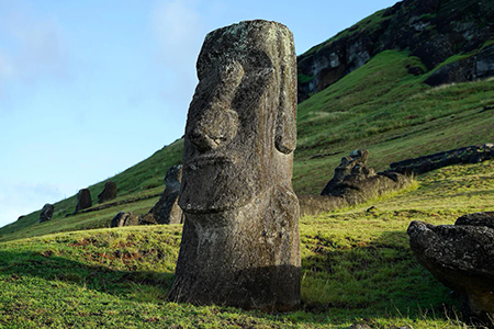 ADN antiguo de Rapa Nui muestra que la población se mantuvo estable y tuvo contacto transoceánico con América antes de la llegada de Colón.