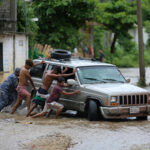 La zona Diamante de Acapulco devastada por el huracán John, con lluvias torrenciales que causaron deslaves, inundaciones y dejaron un saldo de 17 muertos y miles incomunicados.