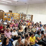 La obra de teatro “Rastros del amor en tiempos de la revolución” se presenta con éxito en Casas Grandes como parte de la Muestra Estatal de Teatro 2024, atrayendo a una audiencia local en el Salón de Actos Municipal. El evento fue gratuito y organizado por la Secretaría de Cultura del Gobierno del Estado.