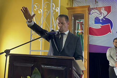 Terry Leany LeBaron toma protesta como Presidente Municipal de Galeana, comprometiéndose a mejorar el desarrollo local.