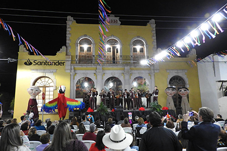 Callejoneada ¡Viva México! ¡Viva el Norte! en Casas Grandes el 28 de septiembre, organizada por la UACJ, con muestras artísticas, corredor artesanal y un concierto de jazz al aire libre para cerrar las fiestas patrias.