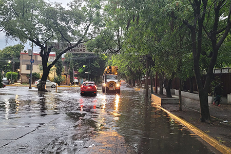 Hoy se pronostican lluvias muy fuertes en Quintana Roo y lluvias fuertes en varios estados, incluyendo Guerrero y Oaxaca, con descargas eléctricas.