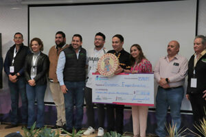 Estudiantes de la Universidad Tecnológica de Paquimé destacan en el foro "Juntos por tu Futuro" con proyectos que celebran la identidad y raíces culturales de la región.