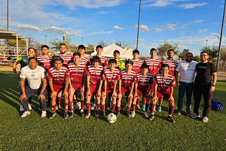 El equipo de los Halcones de Paquimé debutó con un triunfo 8-2 en la Copa Telmex, buscando asegurar su pase a la fase nacional.