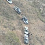 Autoridades localizan dos fosas clandestinas con tres cuerpos en el cerro El Sauz, Chihuahua, durante un operativo conjunto.