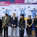 Ceremonia de premiación de la Generación de Excelencia 2024, con reconocimientos a estudiantes de secundaria, media superior y superior en la región noroeste.