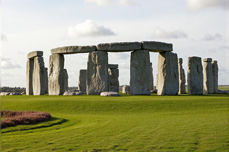 El enigma de Stonehenge sigue sin resolverse: descubre las teorías sobre su construcción, propósito y el misterio que rodea a este monumento prehistórico.