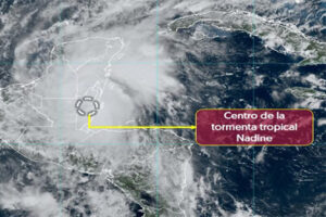 Tormenta tropical Nadine toca tierra en Belice y causa lluvias torrenciales en Quintana Roo, Campeche, Chiapas y Tabasco. Activan zona de prevención en Quintana Roo.