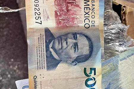 Denuncian la venta de billetes falsos de $500 en redes sociales; autoridades llaman a estar alerta ante piezas G5 que pasan pruebas de autenticidad.