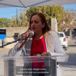 Edith Escárcega entrega mobiliario escolar en evento oficial de apoyo educativo en Nuevo Casas Grandes, Chihuahua.