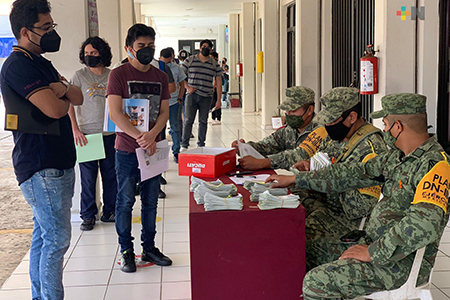 La entrega de Cartillas del SMN liberadas para Clase 2005 y remisos será en diciembre en el 35 Batallón de Infantería en NCG. Conoce fechas y requisitos.