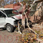 Mujer de 80 años provoca choque en Nuevo Casas Grandes al omitir un alto. Un menor lesionado fue atendido por la Cruz Roja tras el impacto en Benito Juárez.