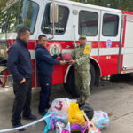 El 35 Batallón de Infantería dona juguetes al programa Santa Bombero, que serán entregados a niños el 25 de diciembre como parte de una noble causa navideña.