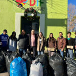 Alumnos del Cobach 24 se unieron a “Juntos contra el frío”, recolectando chamarras y zapatos para el DIF Municipal de Casas Grandes. Un ejemplo de solidaridad.