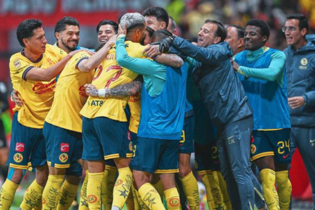 El América derrotó 2-0 al Toluca en el partido de vuelta y avanzó a semifinales del Apertura 2024 con un global de 4-0. Henry Martín y un autogol de Marcel Ruiz sellaron la victoria.