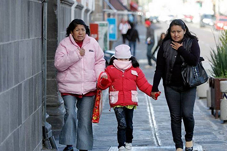 El frío extremo continúa en Chihuahua, con temperaturas gélidas en zonas altas. Se esperan lluvias en Nuevo León y chubascos en Coahuila y San Luis Potosí.