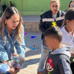 El DIF de Casas Grandes celebró una posada navideña para los beneficiarios del comedor comunitario. Con apoyo del Gobierno Estatal, se repartieron dulces y alimentos.