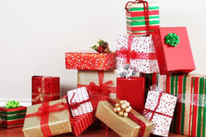 Descubre los peores regalos de Navidad que podrías dar según la IA: calcetines genéricos, perfumes baratos, artículos de limpieza y más. Aprende cómo evitar errores y sorprender de manera positiva.